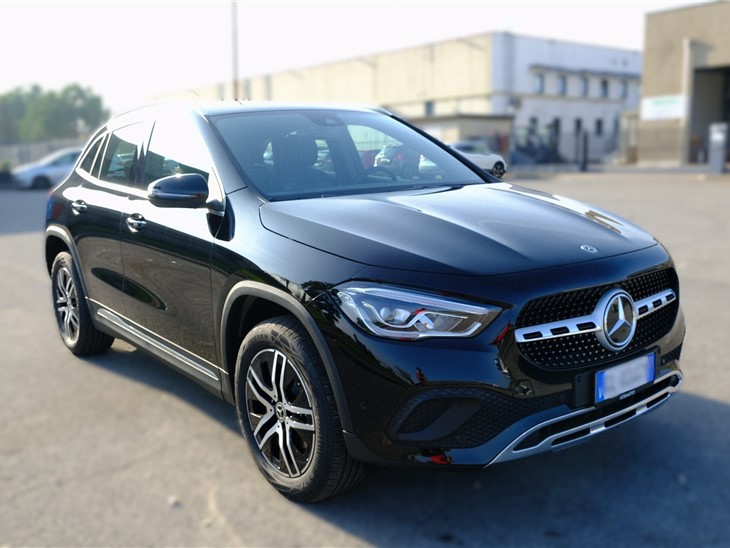 Mercedes GLA 200D 4 MATIC